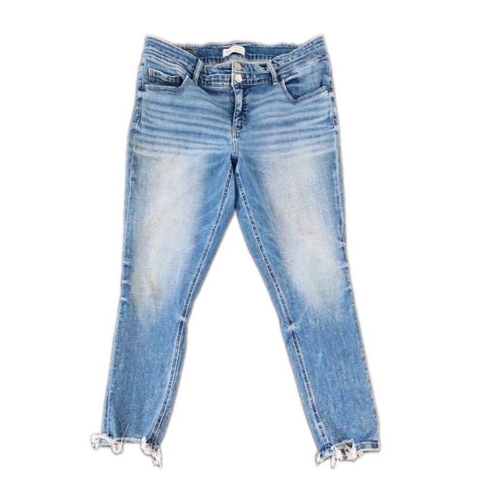 BKE Jeans Woman's Size 36x27 Payton Universal Fit Mid Rise Ankle Skinny Distress